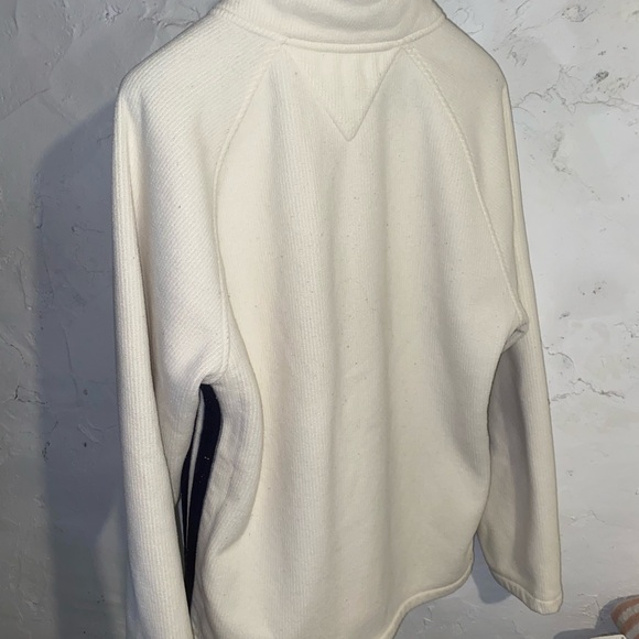 Tommy Hilfiger - Picture 5 of 6